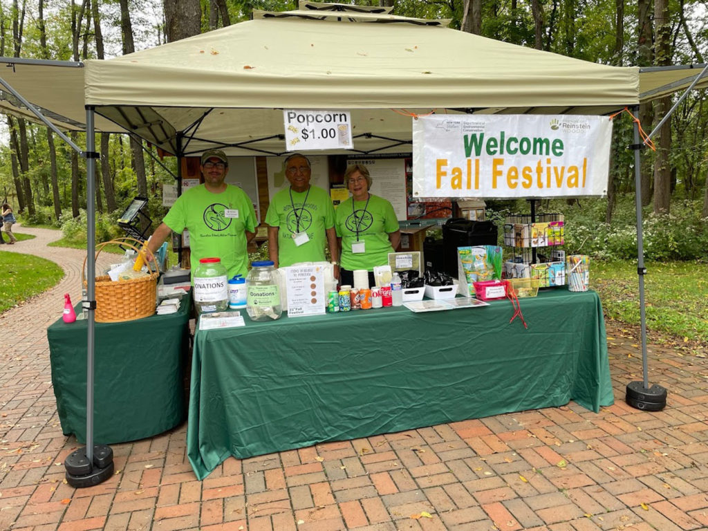 fallfest 2021 - welcome table